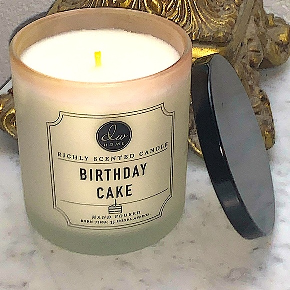 DW HOME CANDLE BIRTHDAY CAKE 1 WICK SOY WAX 9.7oz NEW - Picture 2 of 3